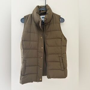 Old Navy Puffer Vest